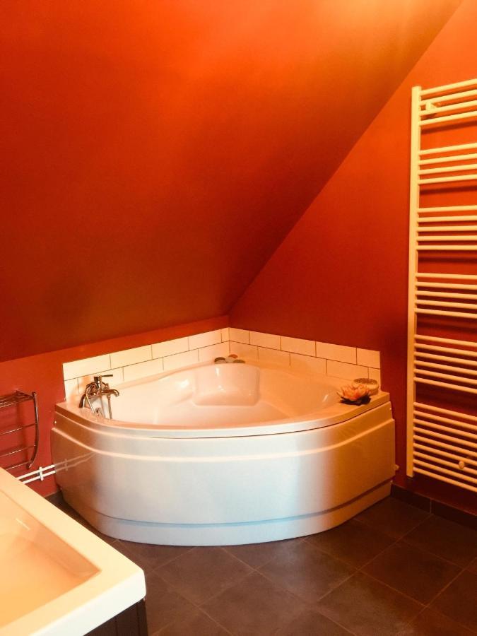 Les Glycines De Bougy Bed and Breakfast Eksteriør billede