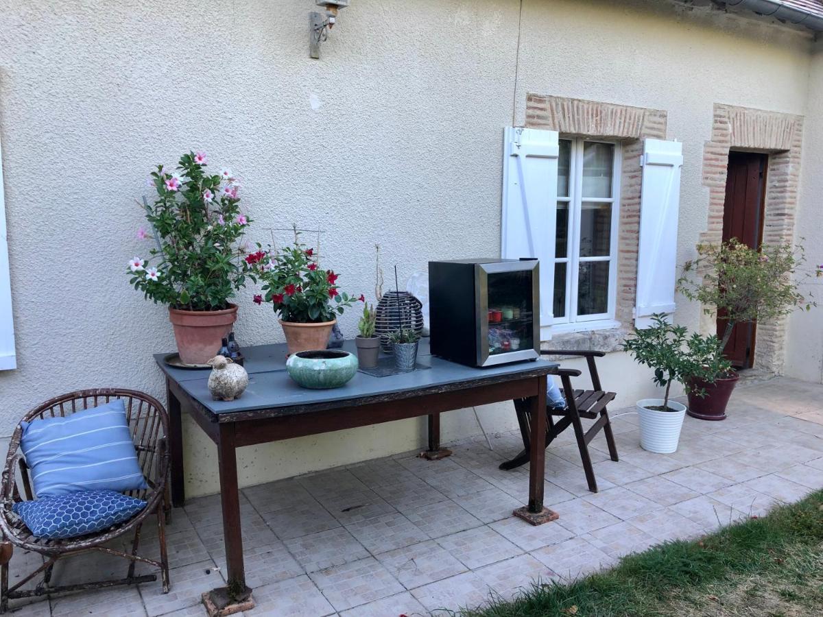 Les Glycines De Bougy Bed and Breakfast Eksteriør billede