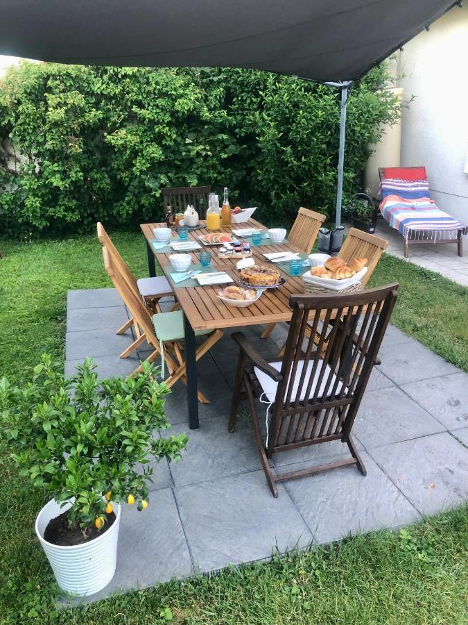 Les Glycines De Bougy Bed and Breakfast Eksteriør billede