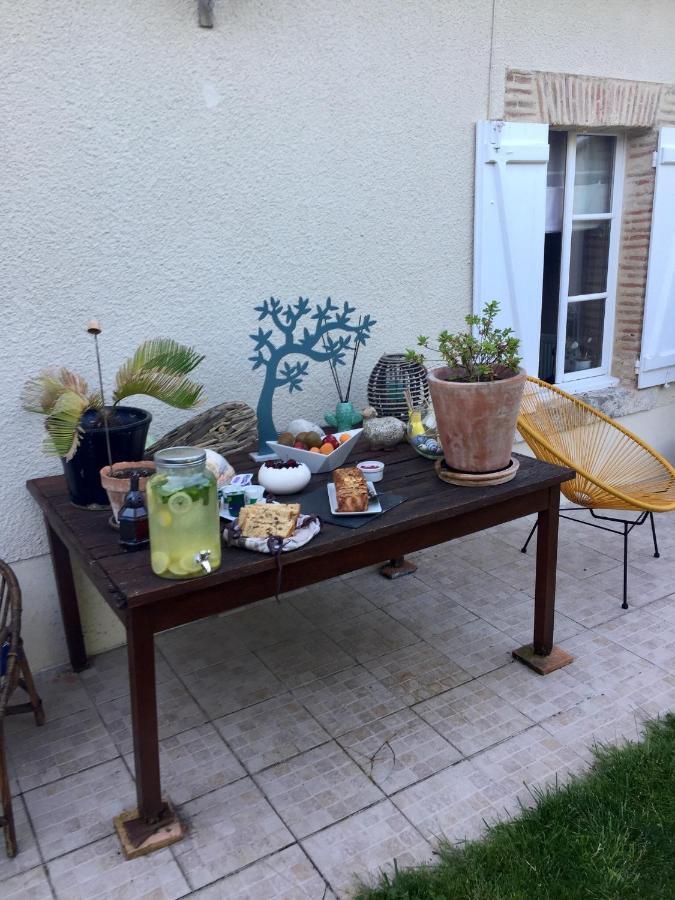 Les Glycines De Bougy Bed and Breakfast Eksteriør billede